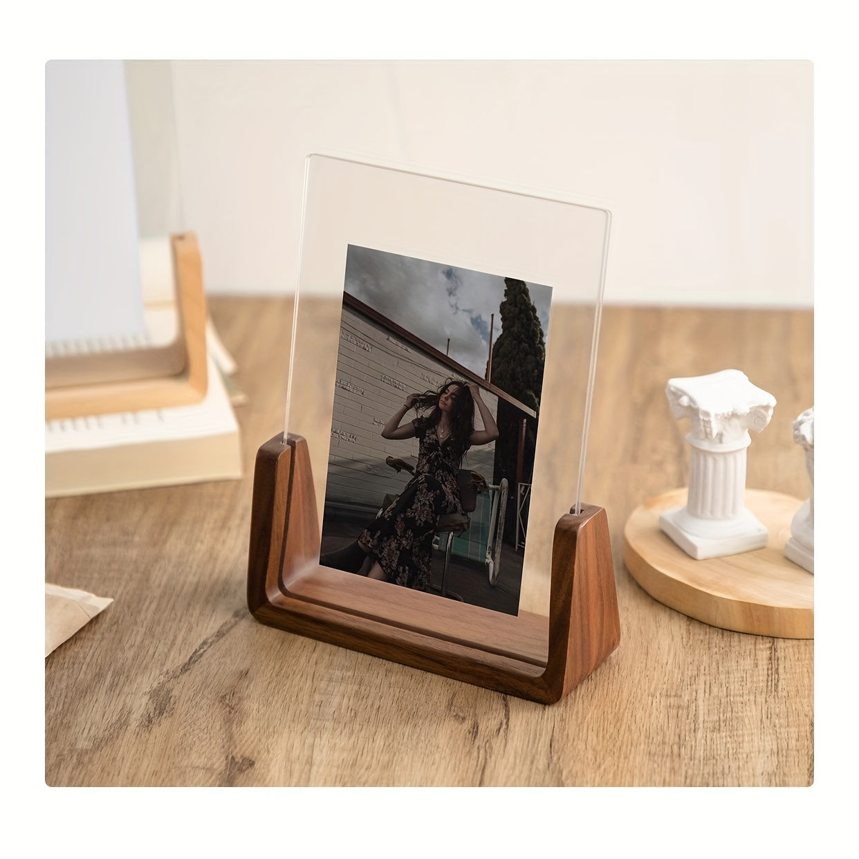 Cadre photo en bois et acrylique en forme de U