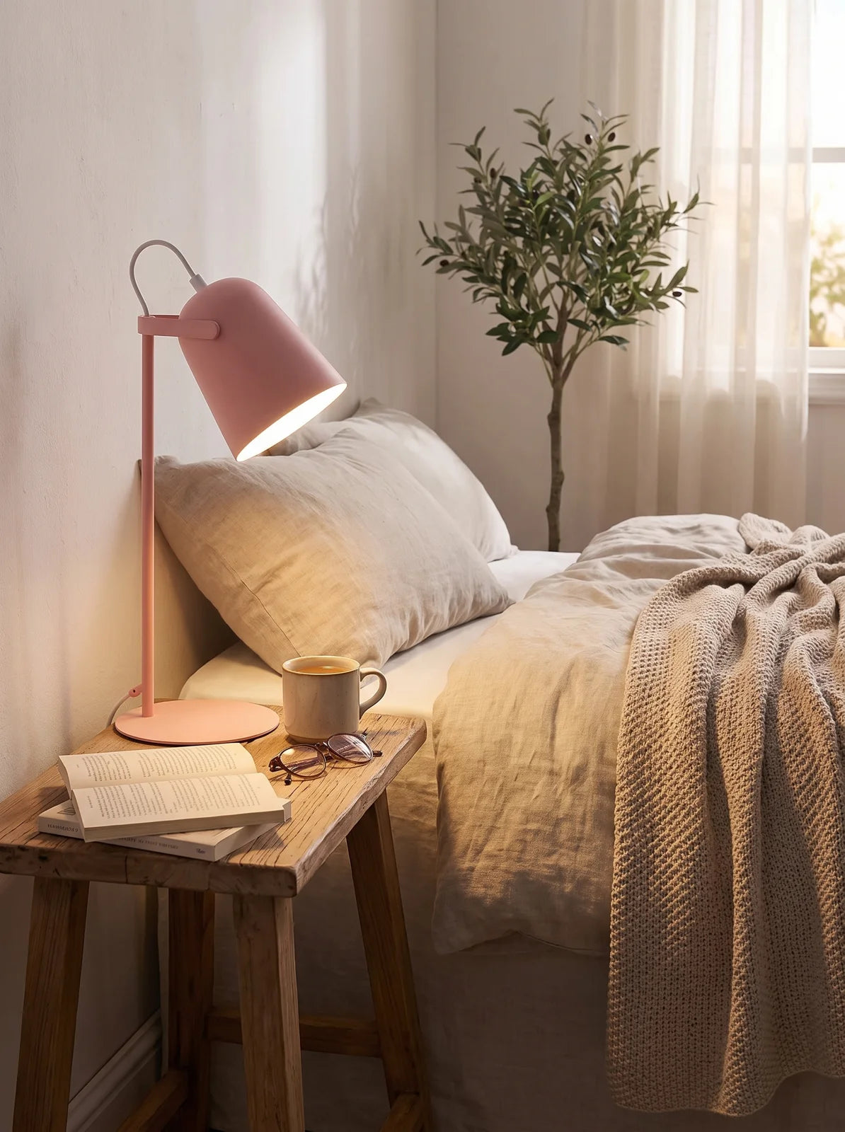 Nordic Metal LED Desk Lamp - iwt1_image