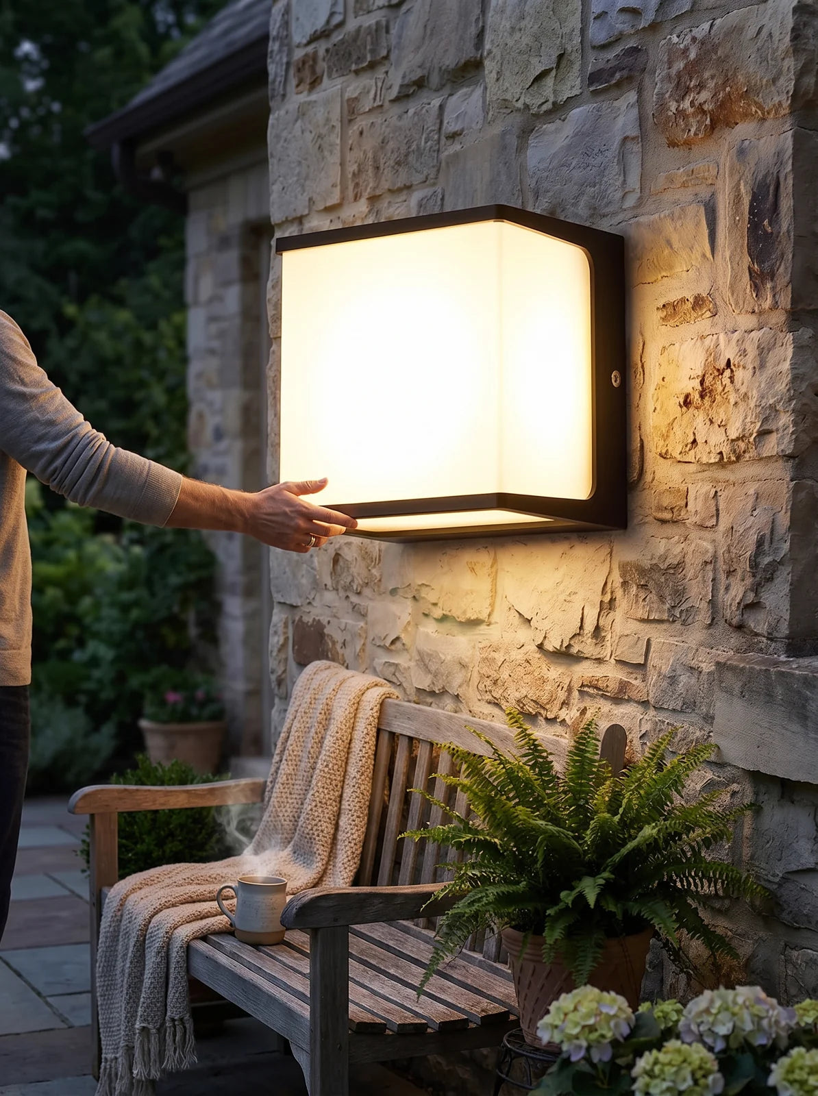 AeroCube Outdoor Wall Light - iwt3_image
