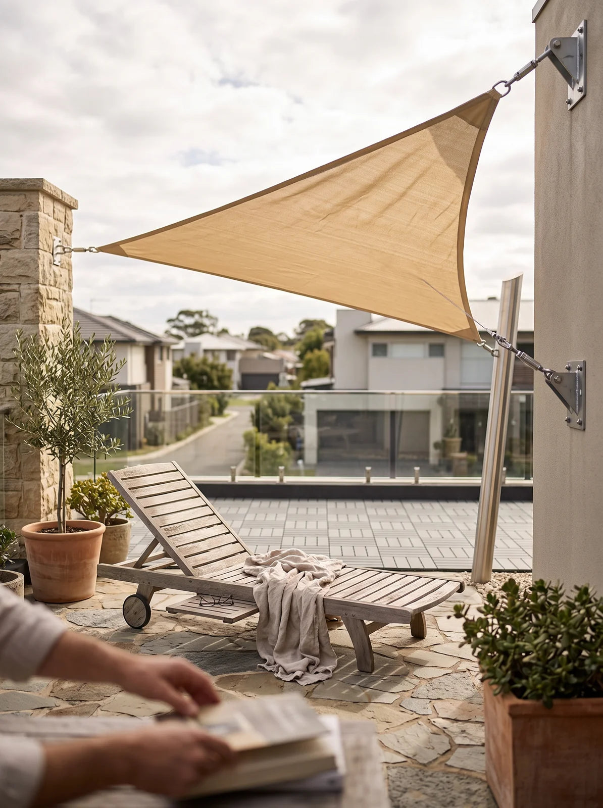 TriBlocker Shade Sail - iwt3_image