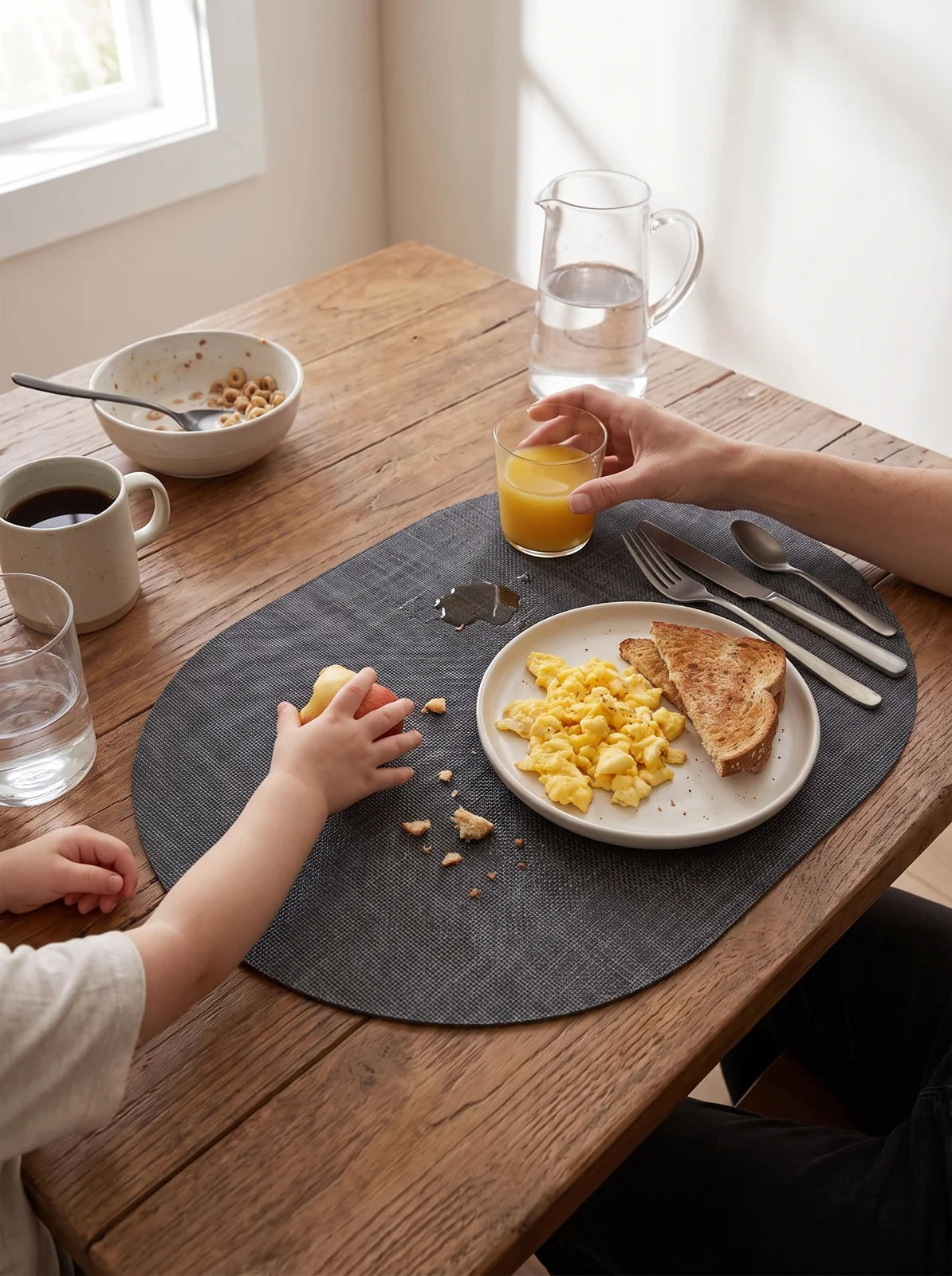 LinoMat Oval Faux Leather Placemats - iwt2_image