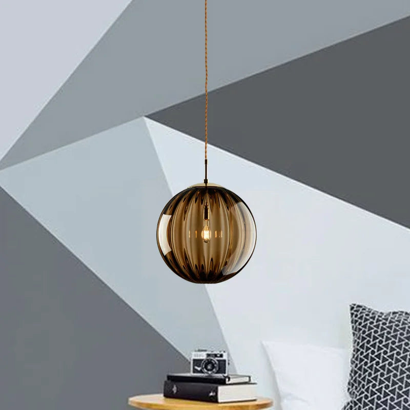 Suspension boule en verre moderne