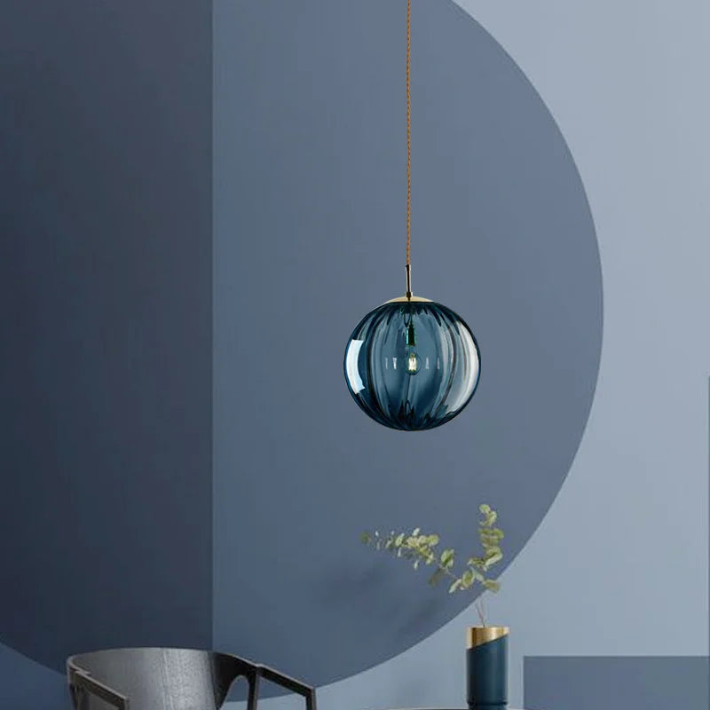 Suspension boule en verre moderne