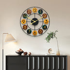 Horloge murale en métal colorée