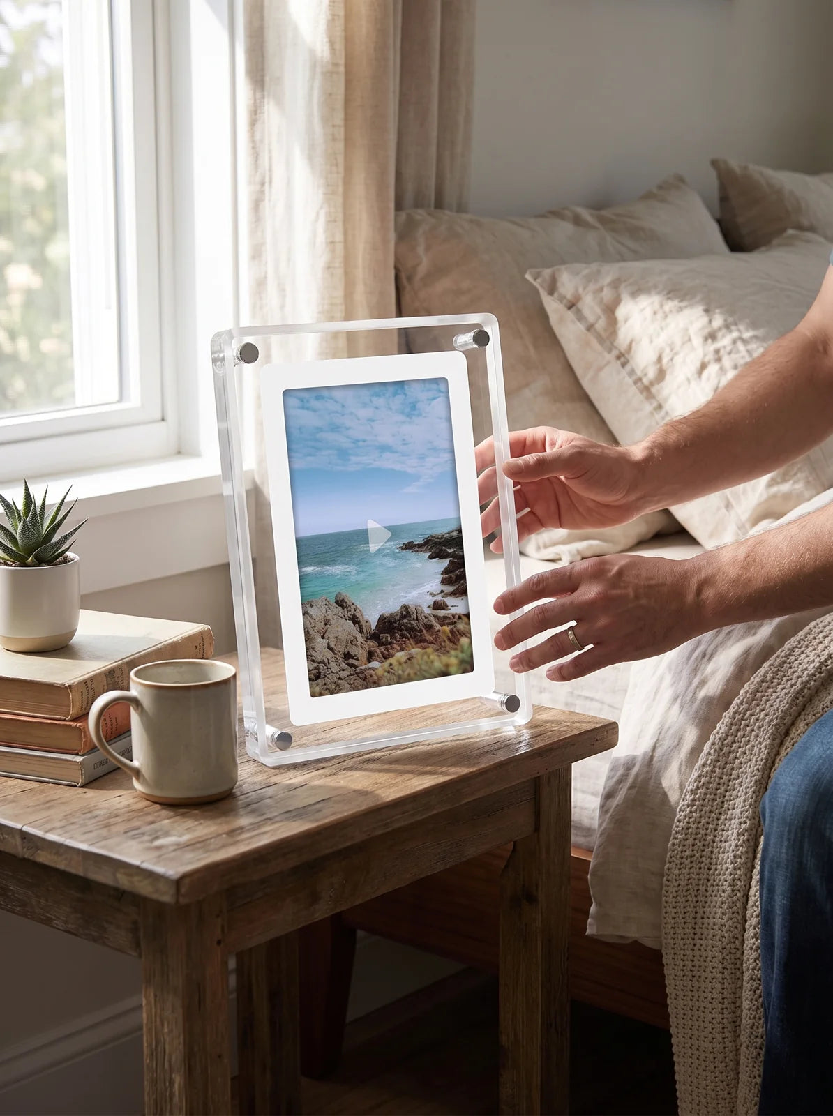 ClearFrame Acrylic Digital Photo Frame - iwt1_image
