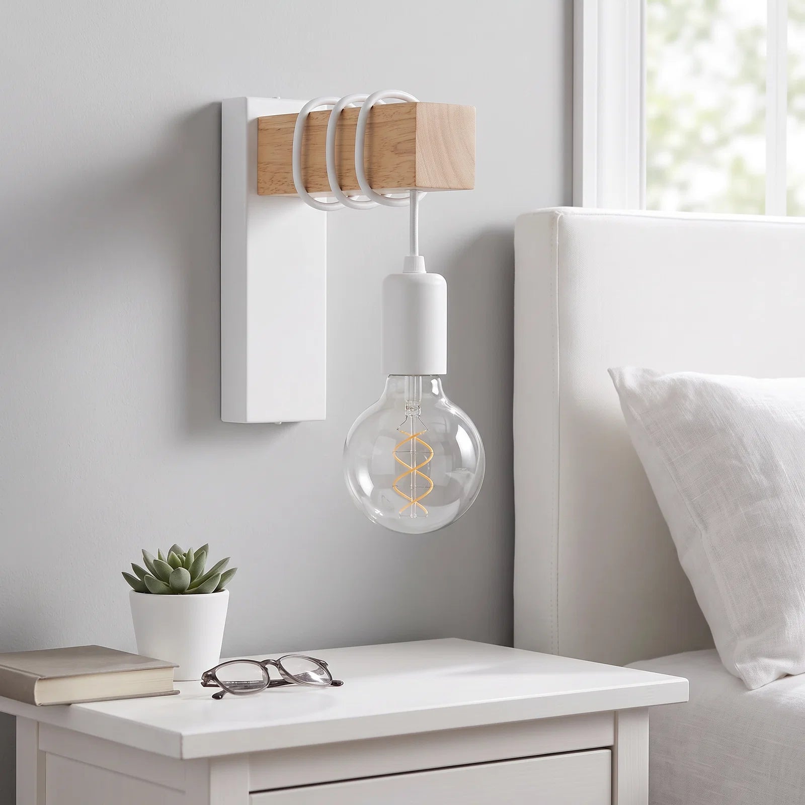 Modern Industrial Wall Sconce | E27 Base & Metal Finish