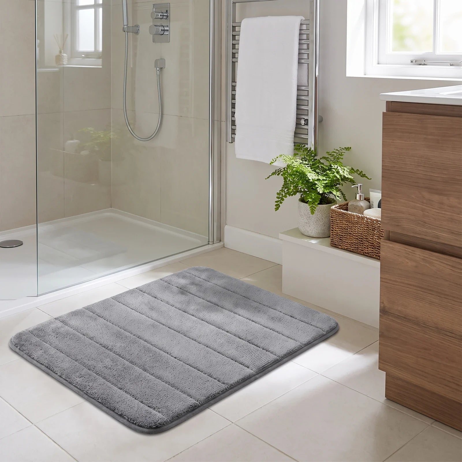UltraSoft Absorbent Bath Mat | Anti-Slip & Fast-Dry Design